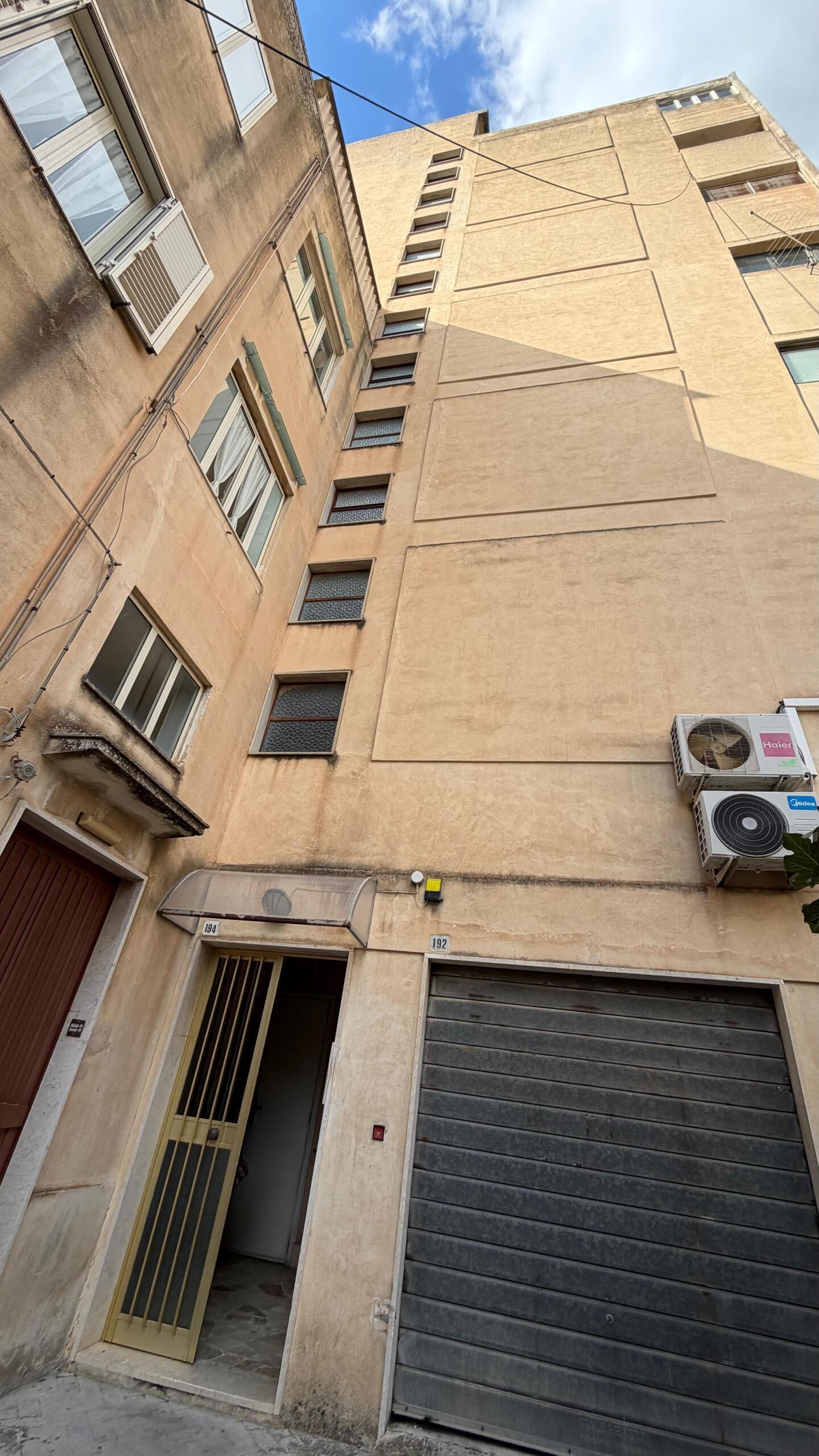 Appartamento da ristrutturare in corso nino barone, Modica