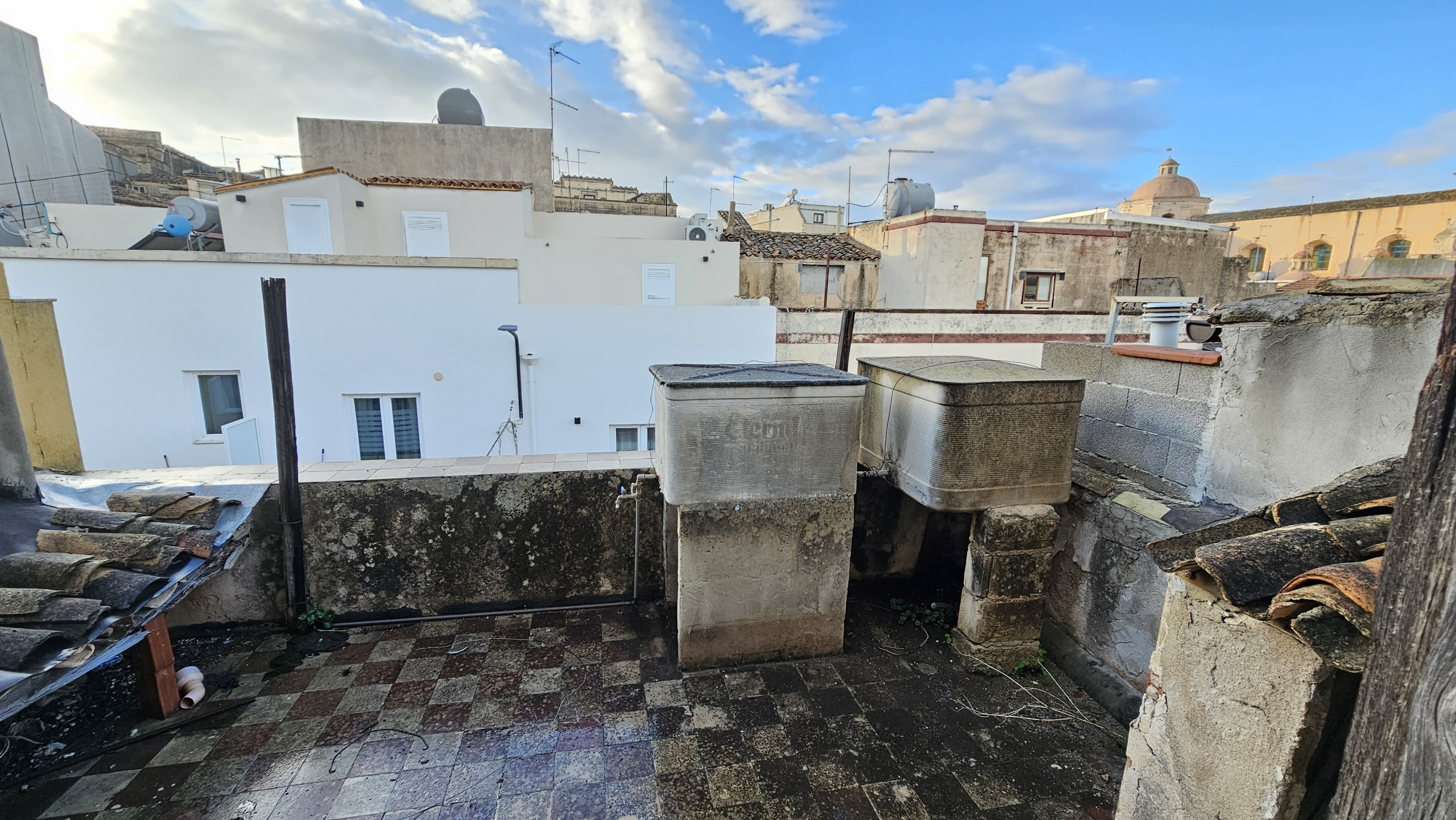 Casa indipendente con terrazzo in via gioberti 12/1, Ispica