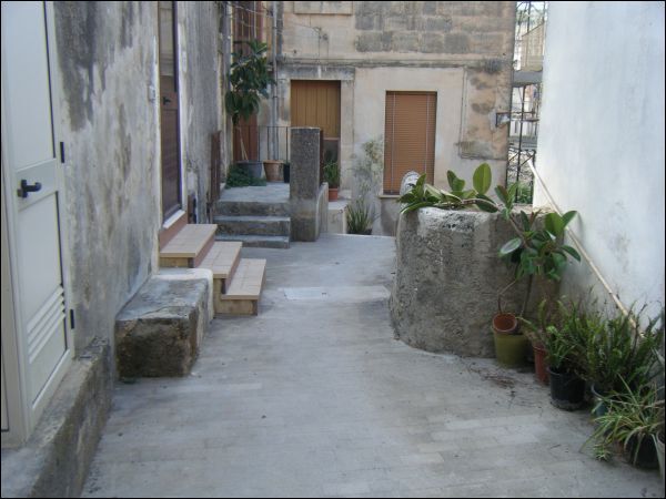 Casa indipendente con giardino, Modica bassa