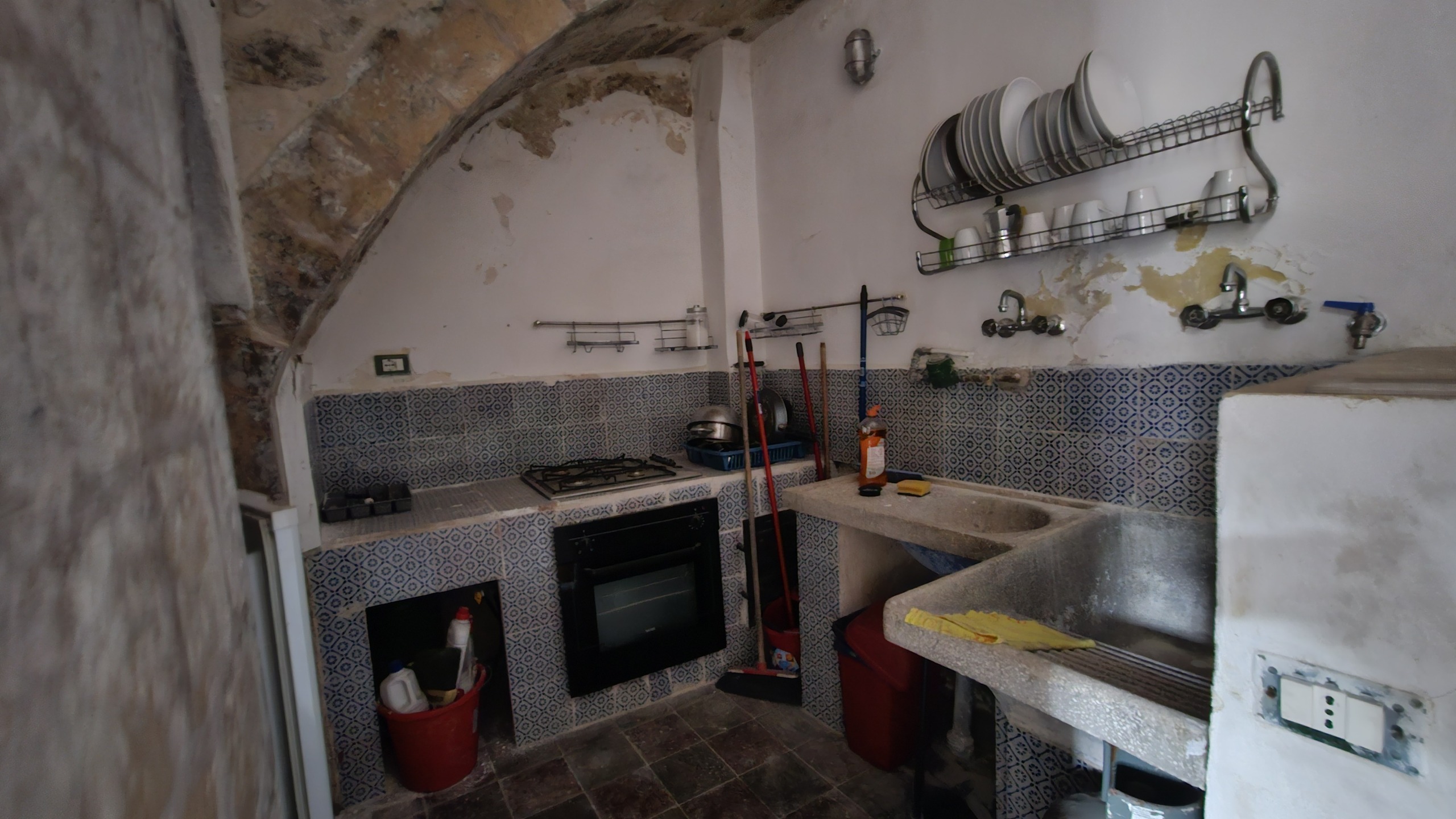 Casa indipendente da ristrutturare in via linguanti 20, Modica