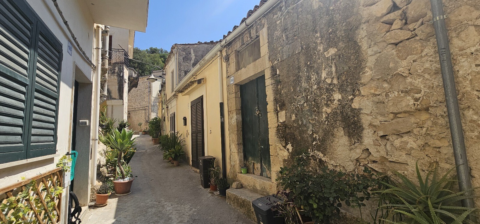 Casa indipendente da ristrutturare in via scribano 32, Modica
