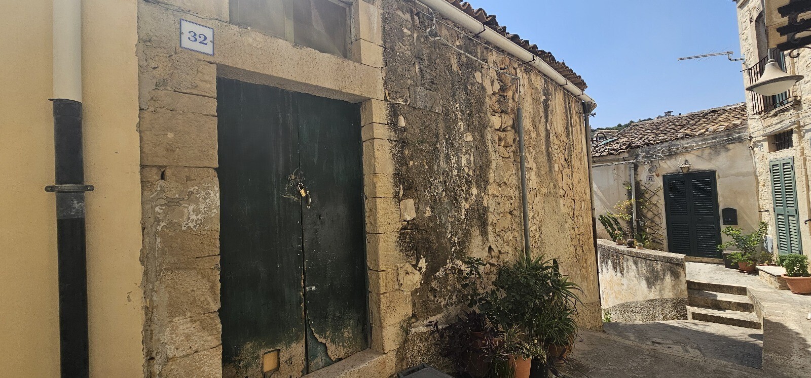Casa indipendente da ristrutturare in via scribano 32, Modica