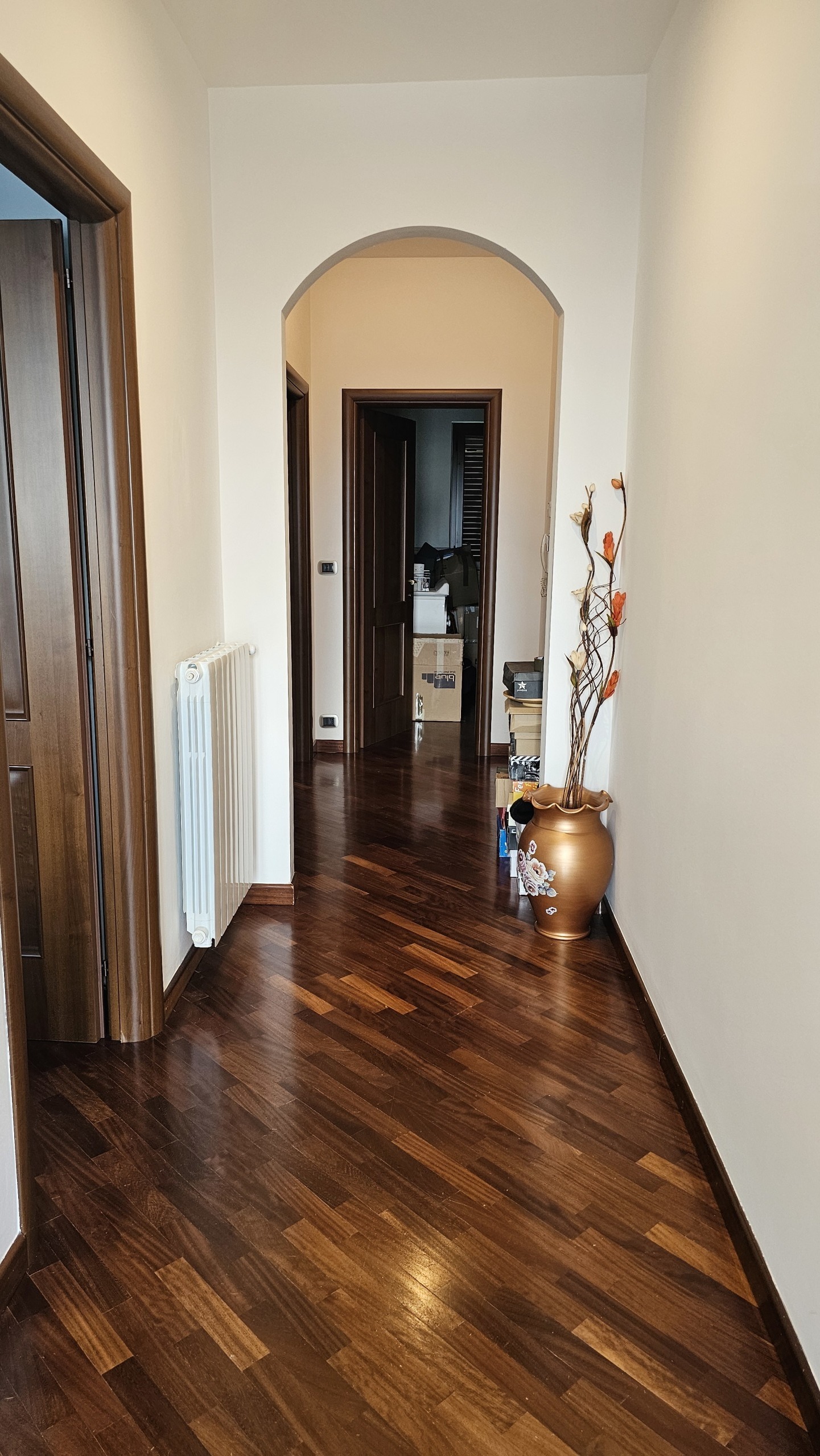Appartamento con terrazzo in traversa iii destra loreto 27, Modica