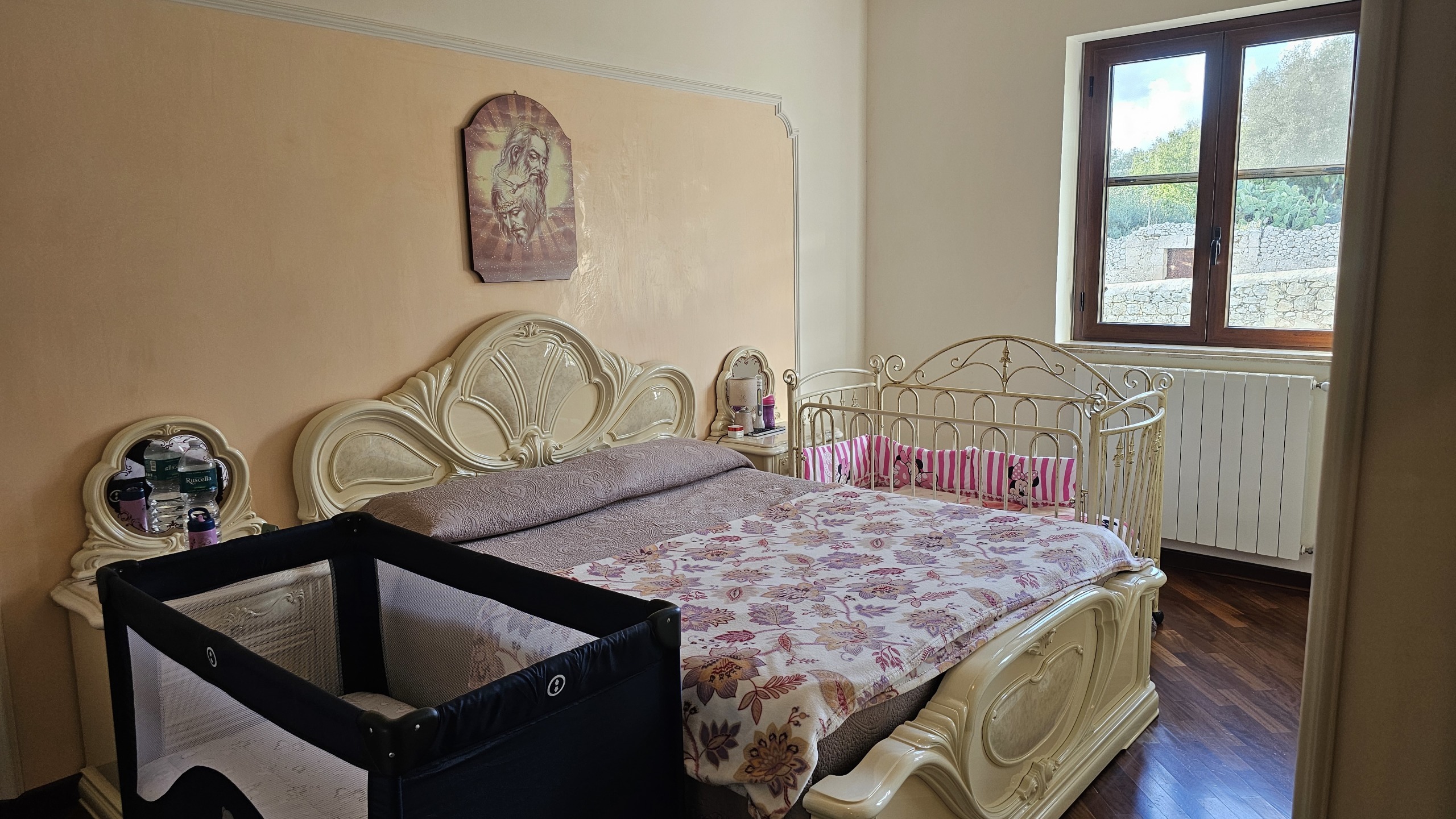 Appartamento con terrazzo in traversa iii destra loreto 27, Modica