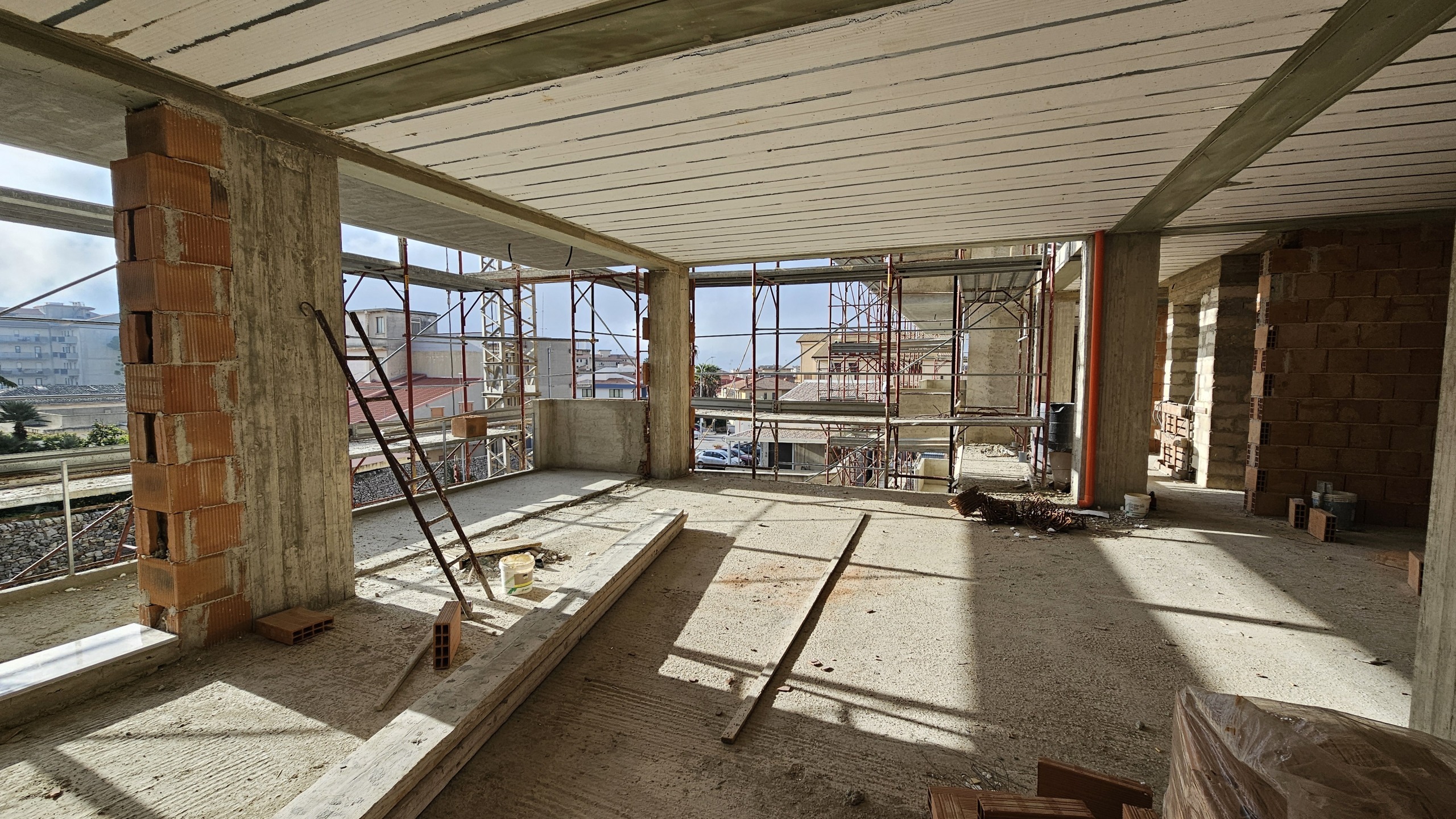 Trilocale con box, Modica sorda quartiere