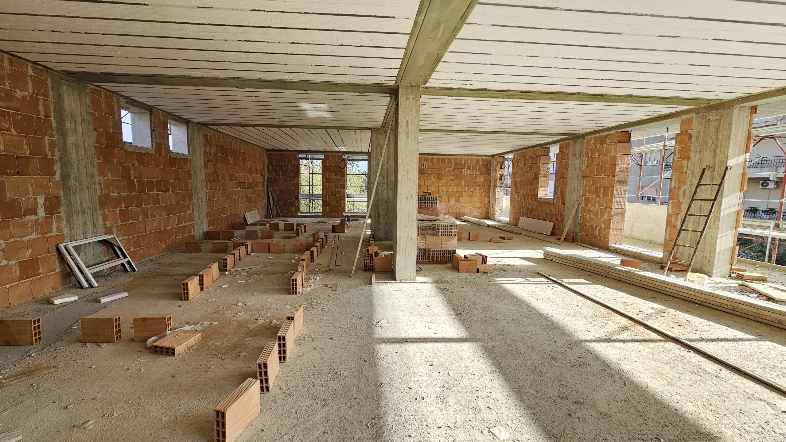 Trilocale con box, Modica sorda quartiere