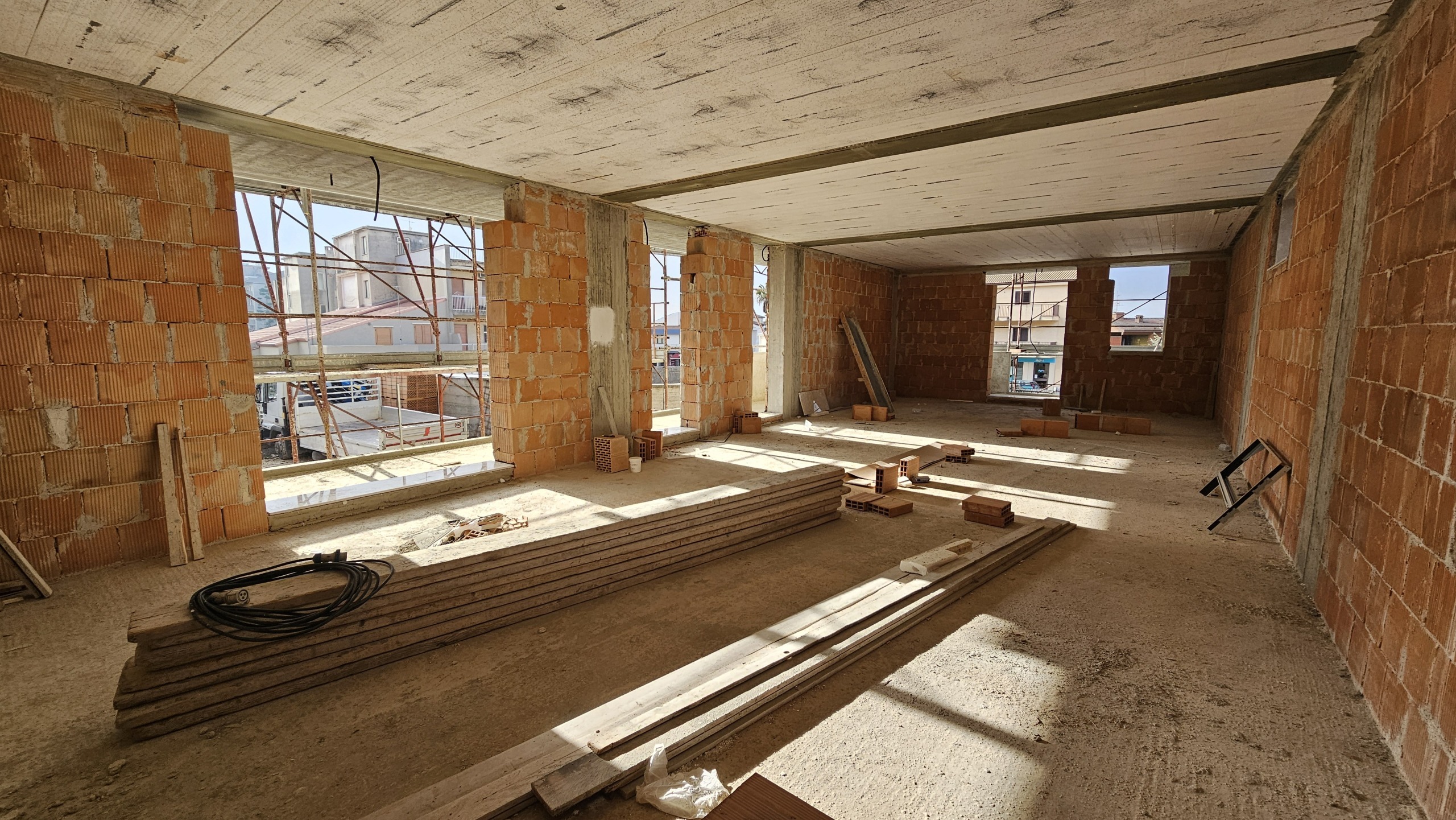 Quadrilocale con box, Modica sorda quartiere