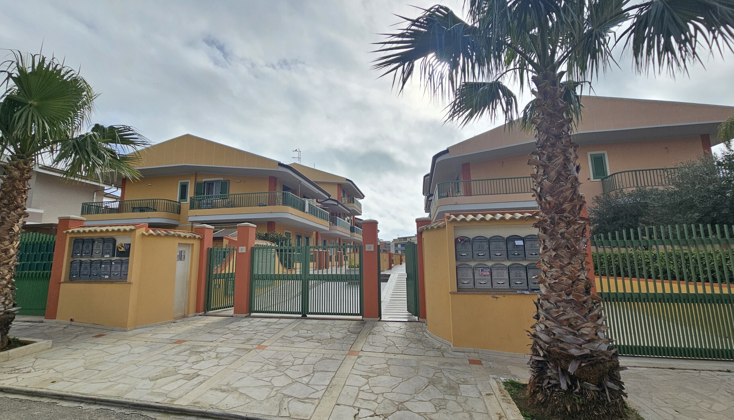 Trilocale con box in via luciano sortino 2, Pozzallo