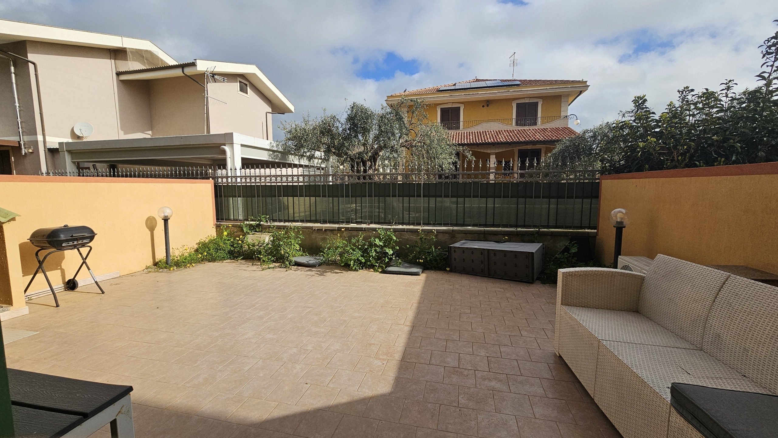 Trilocale con box in via luciano sortino 2, Pozzallo