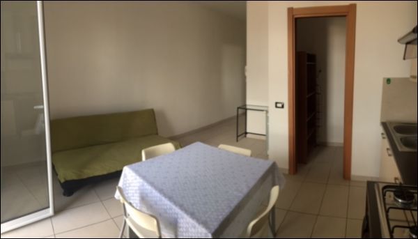 Bilocale con terrazzo, Modica sorda quartiere