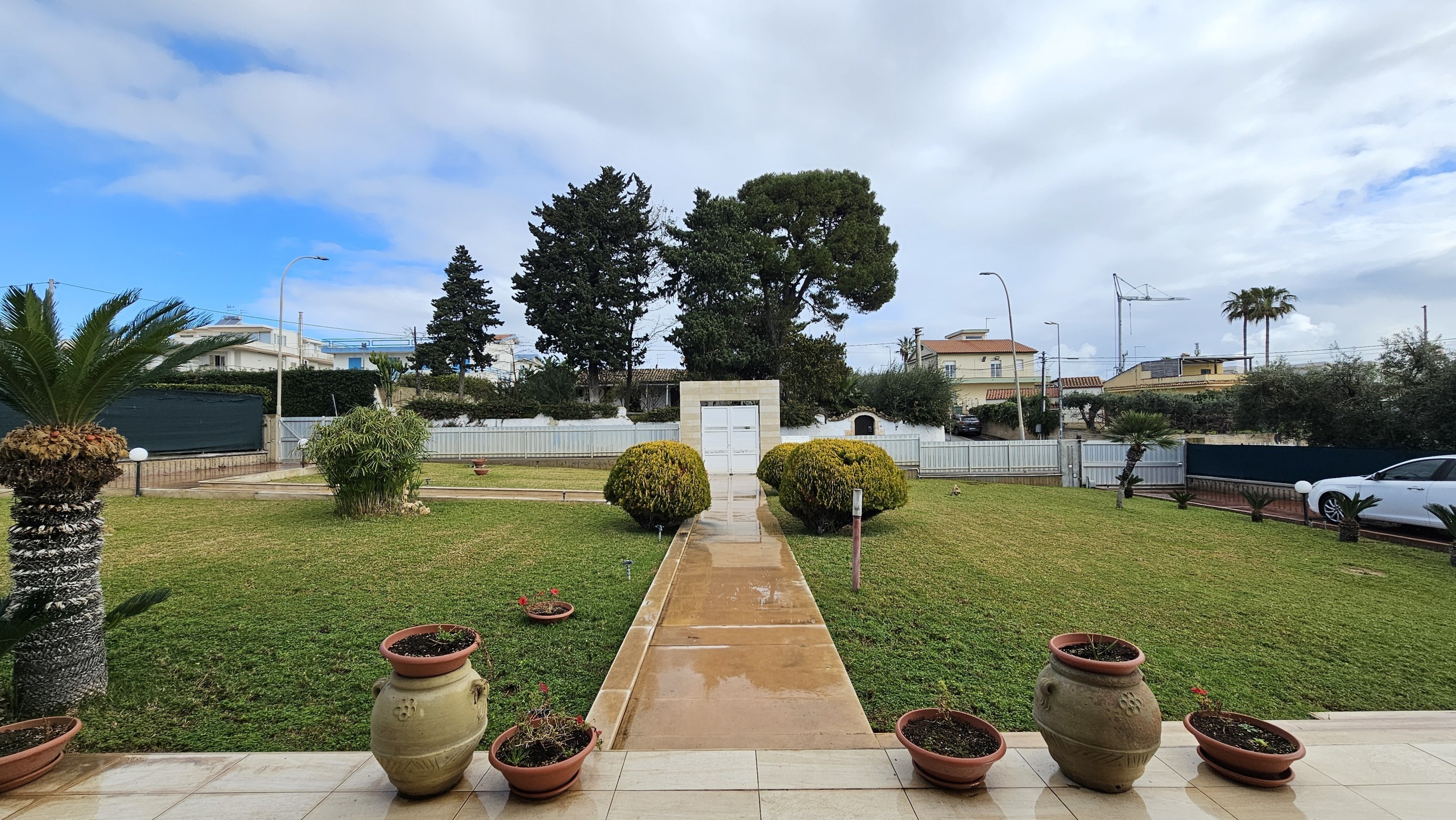 Villa con giardino in via portovenere 80, Ragusa