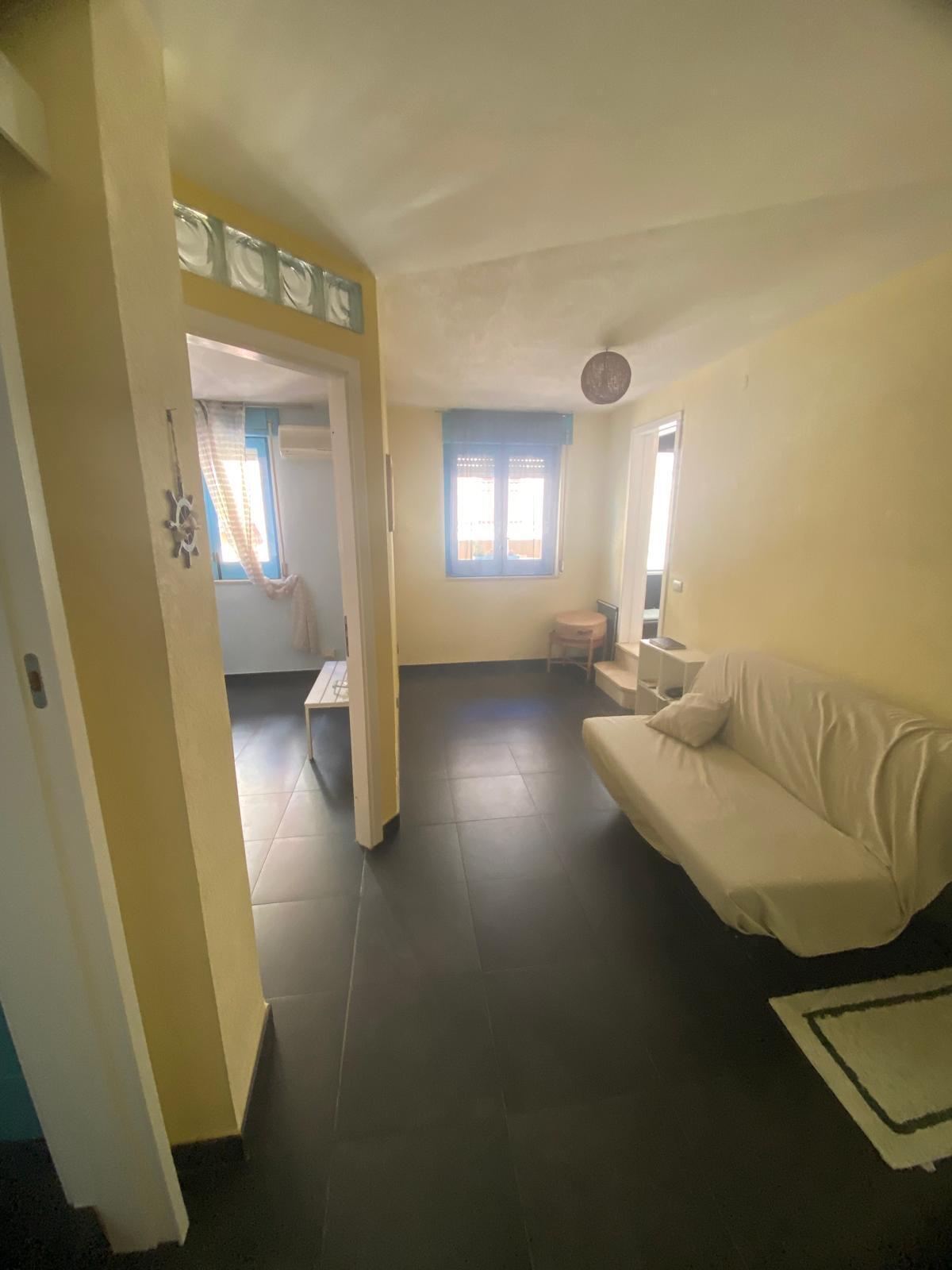 Casa indipendente con terrazzo in via c. colombo 77, Pozzallo