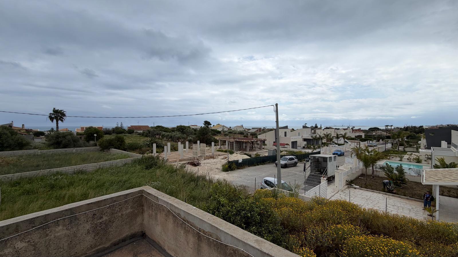 Villa con giardino in via del sambuco, Pozzallo