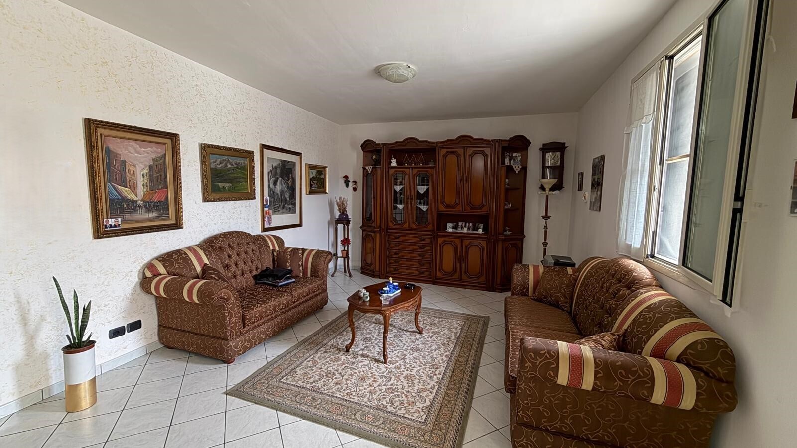 Villa con giardino in via del sambuco, Pozzallo