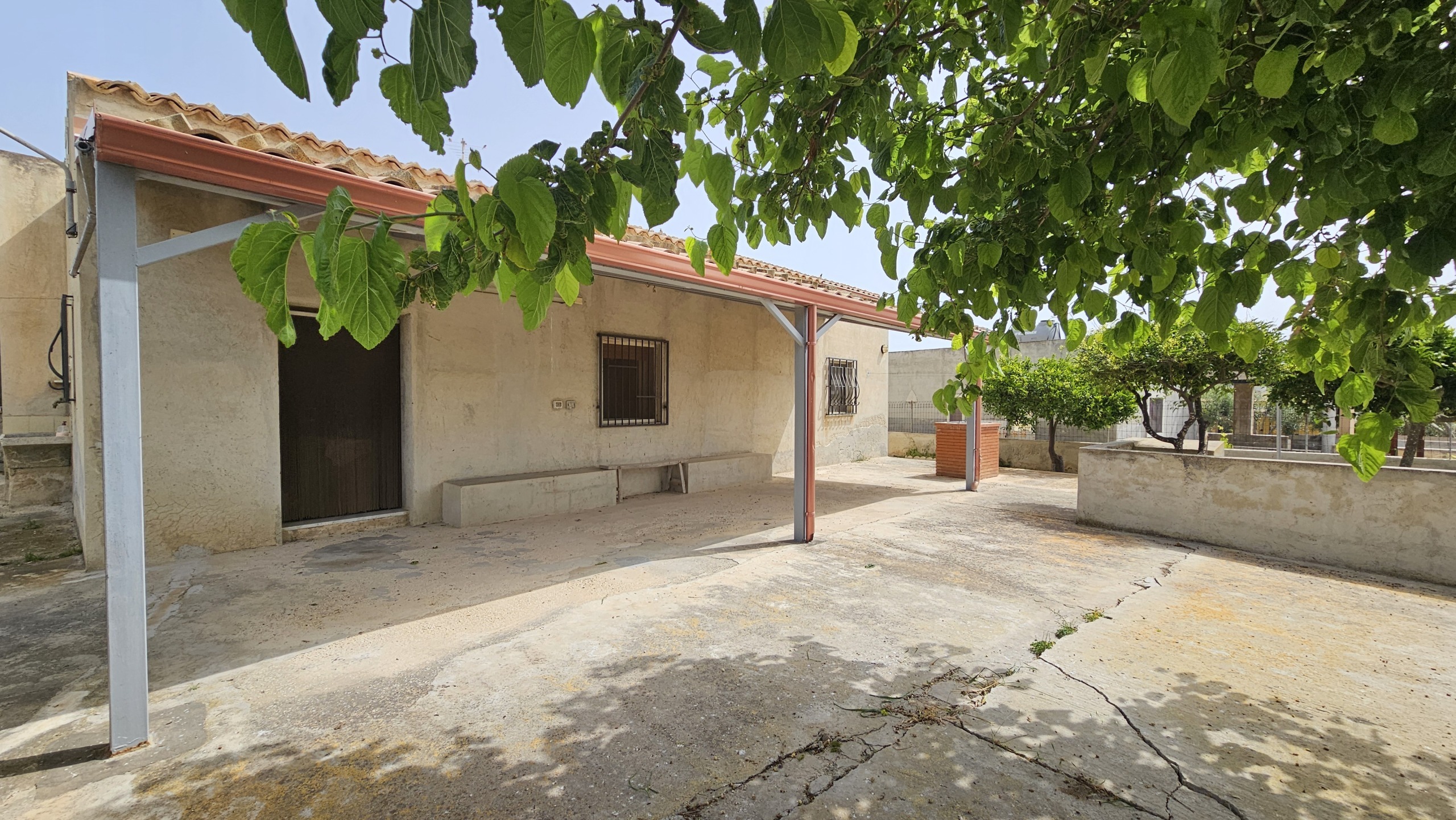 Villa con giardino in via del gorgo salato 481, Ispica