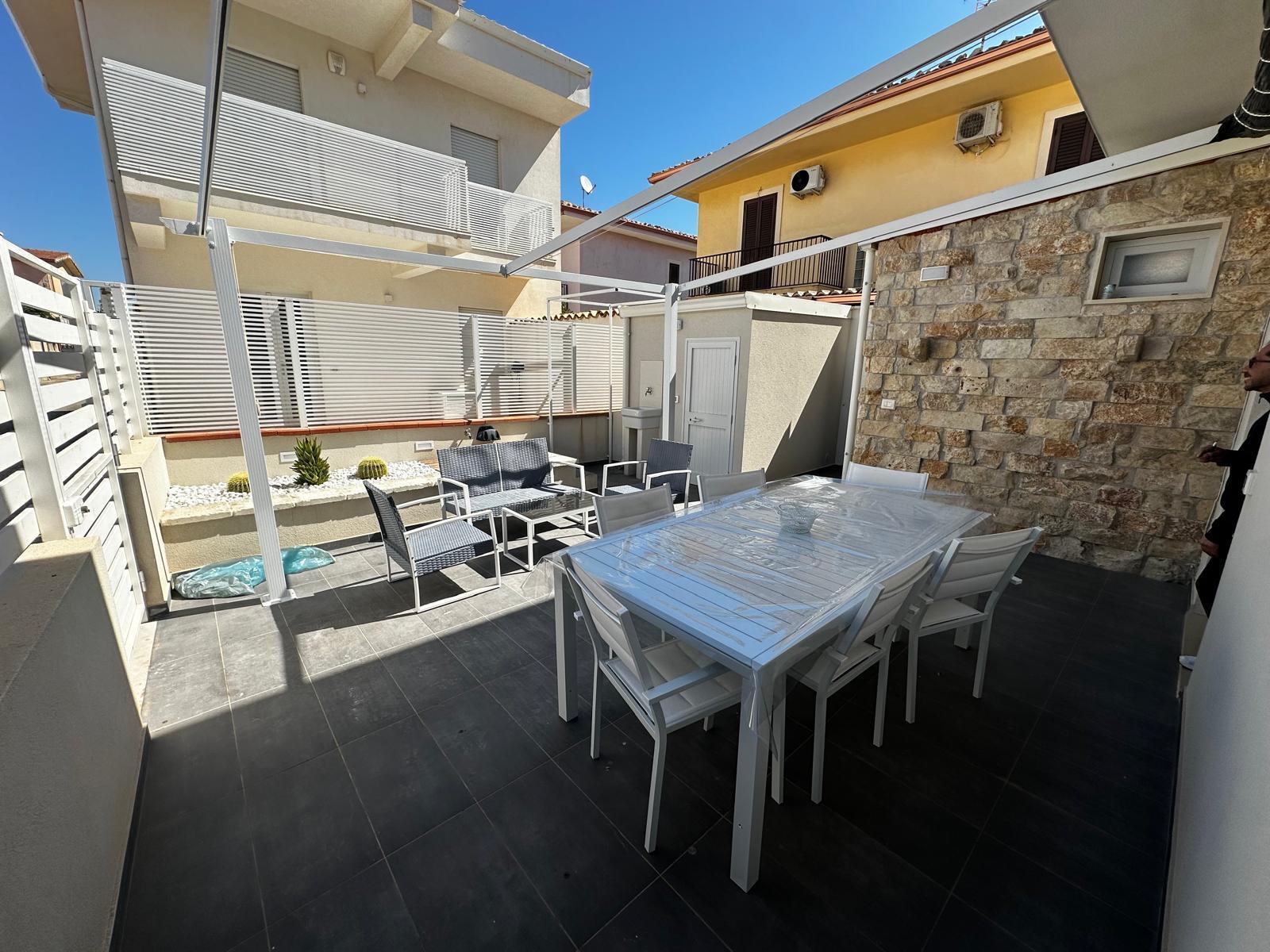 Villetta a schiera in affitto in via lipari 212, Modica