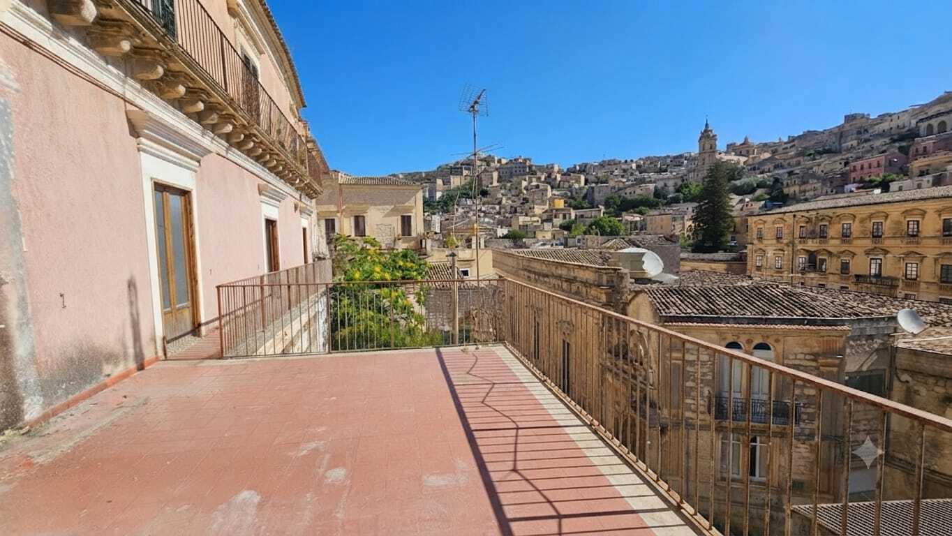 Appartamento con terrazzo in via campailla 952, Modica