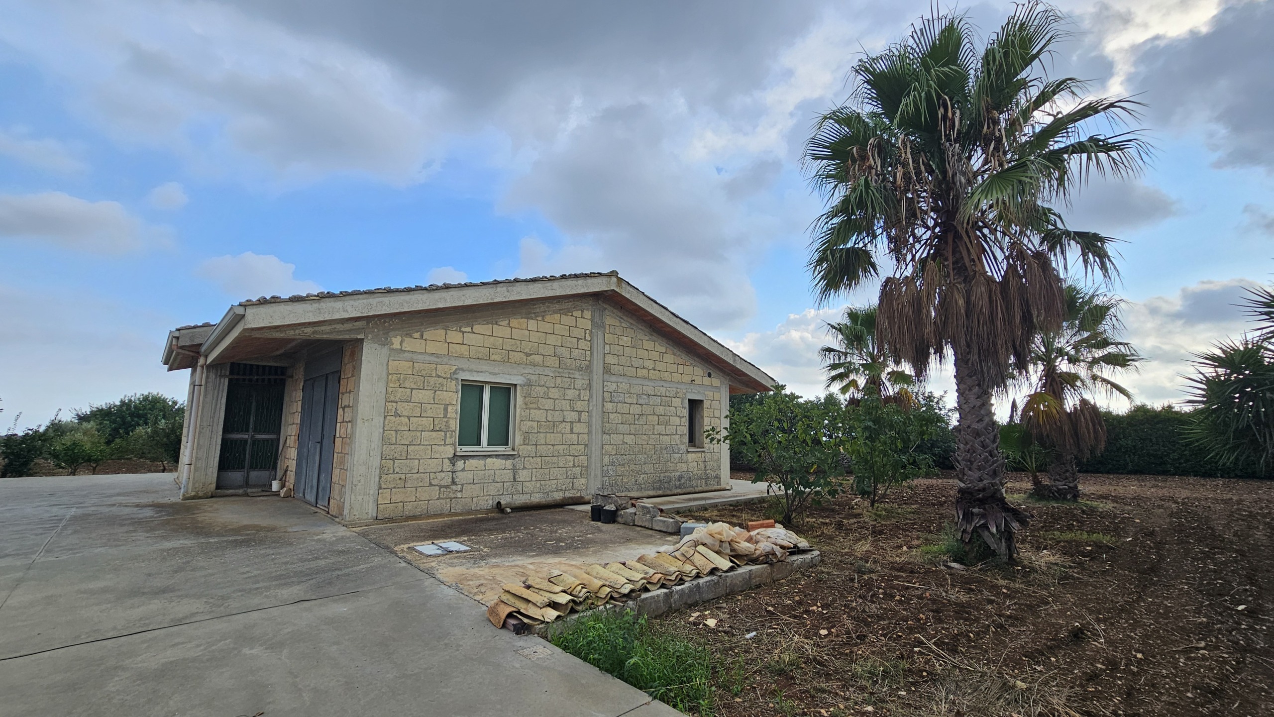 Rustico in vendita in via rocciola torre cannata malvagiaa 90, Modica
