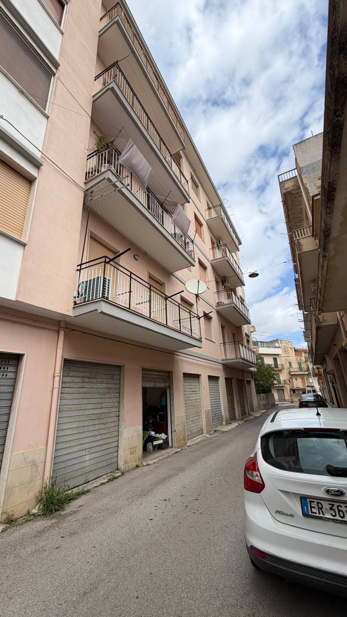 Appartamento con giardino in via rosario cascino, Modica