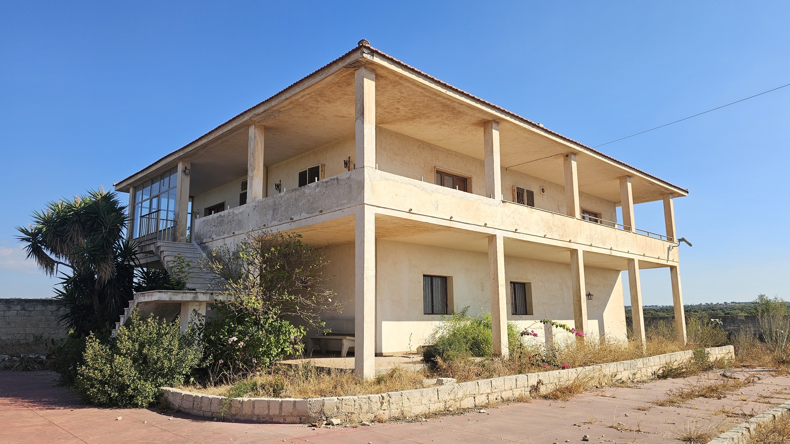 Villa con giardino in teduschella serrafigura 3, Modica