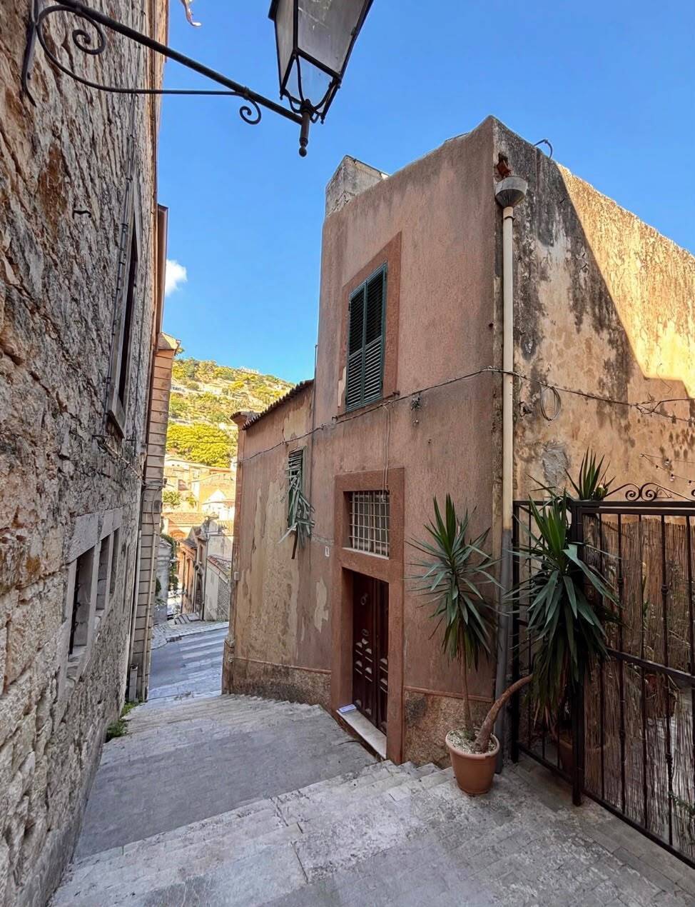 Casa indipendente da ristrutturare, Modica bassa