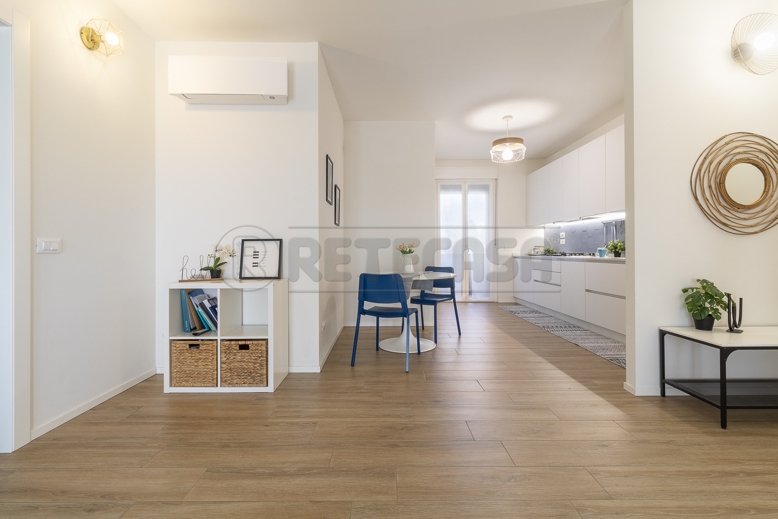 Appartamento con terrazzi in via monte di piet� 1, Pozzoleone