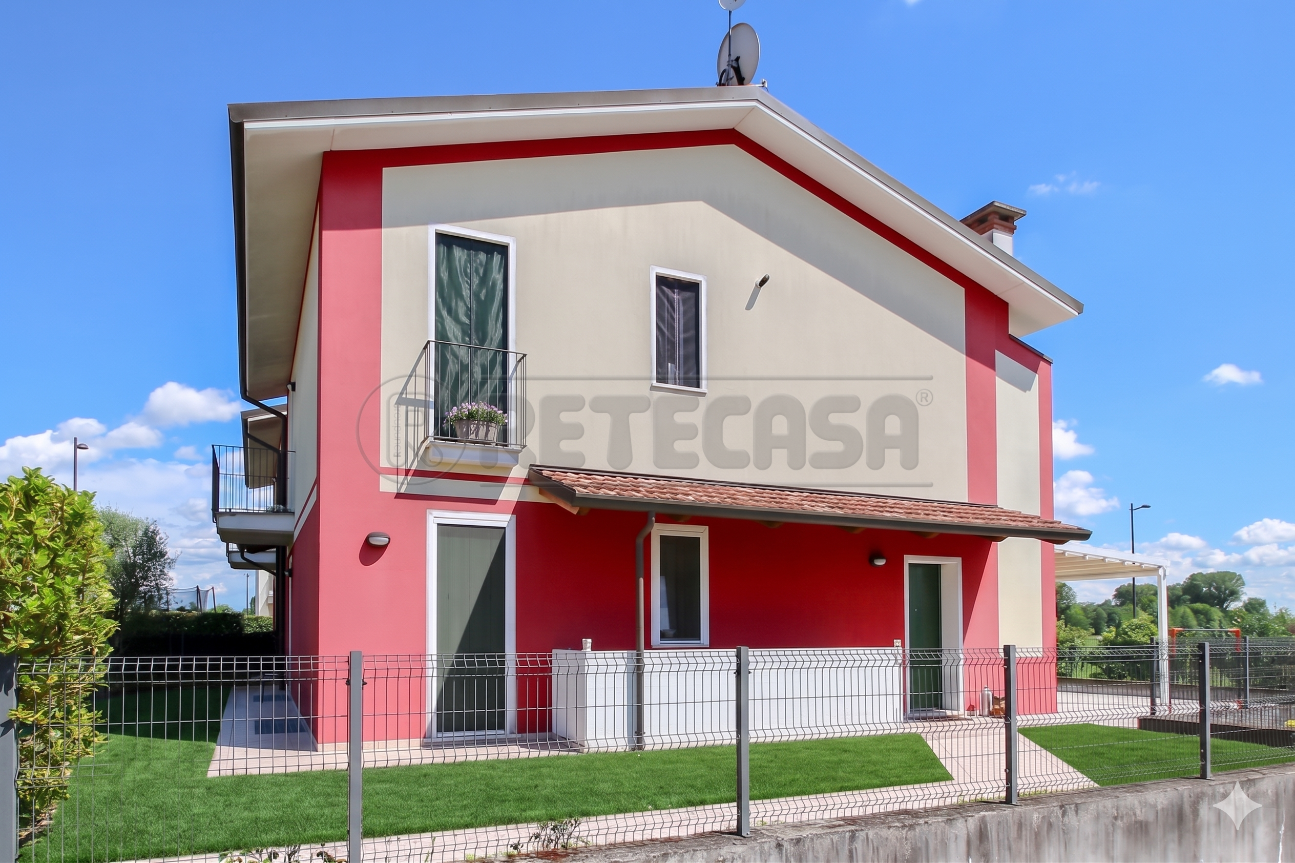 Appartamento con giardino in via don giulio 431, Pozzoleone