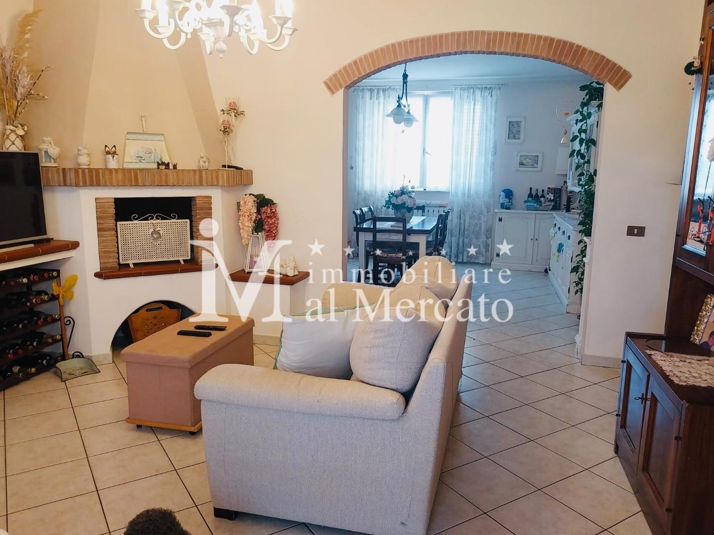 Quadrilocale con giardino, Viareggio torre del lago zona mare