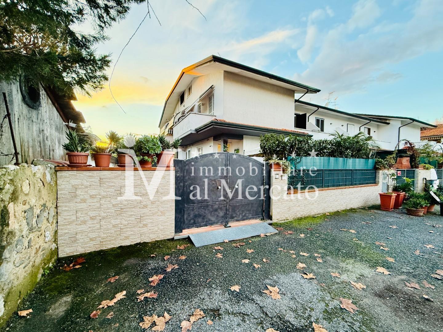 Villa con giardino, Viareggio torre del lago zona lago