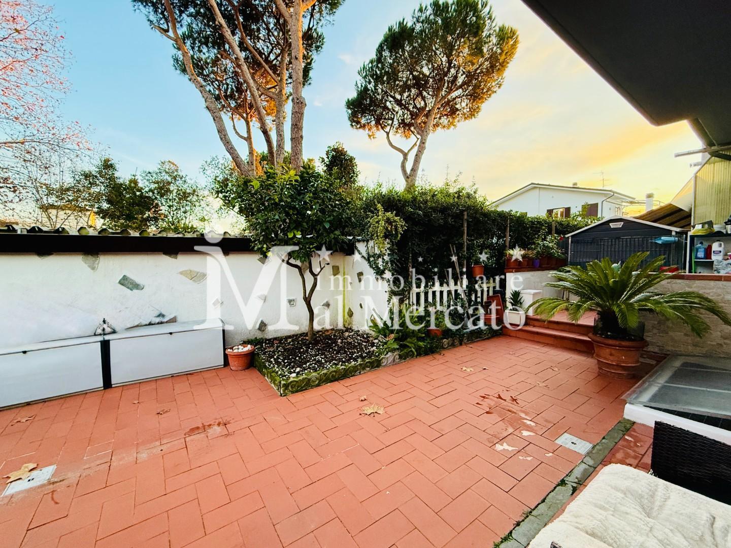 Villa con giardino, Viareggio torre del lago zona lago