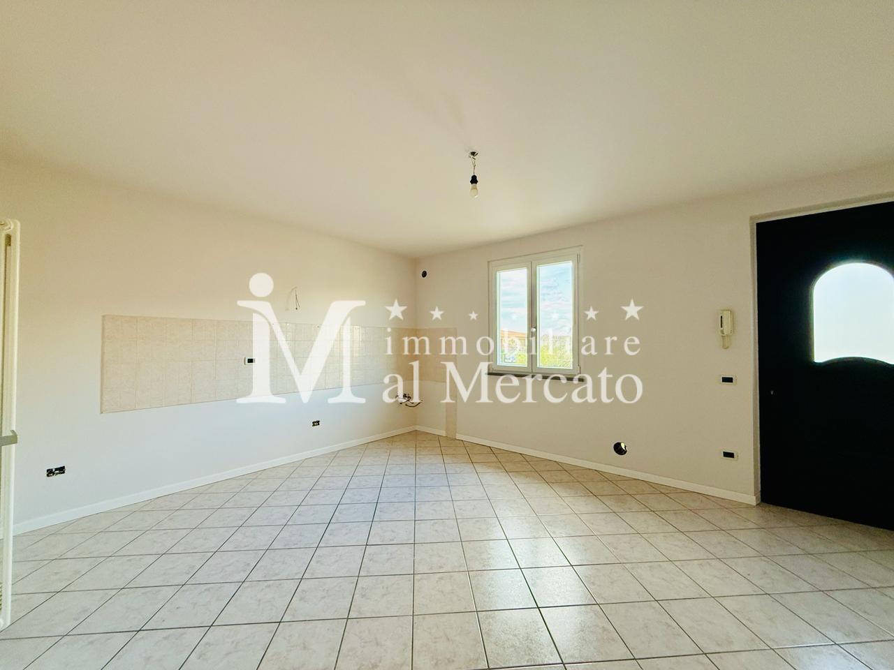 Quadrilocale ristrutturato, Porcari centro