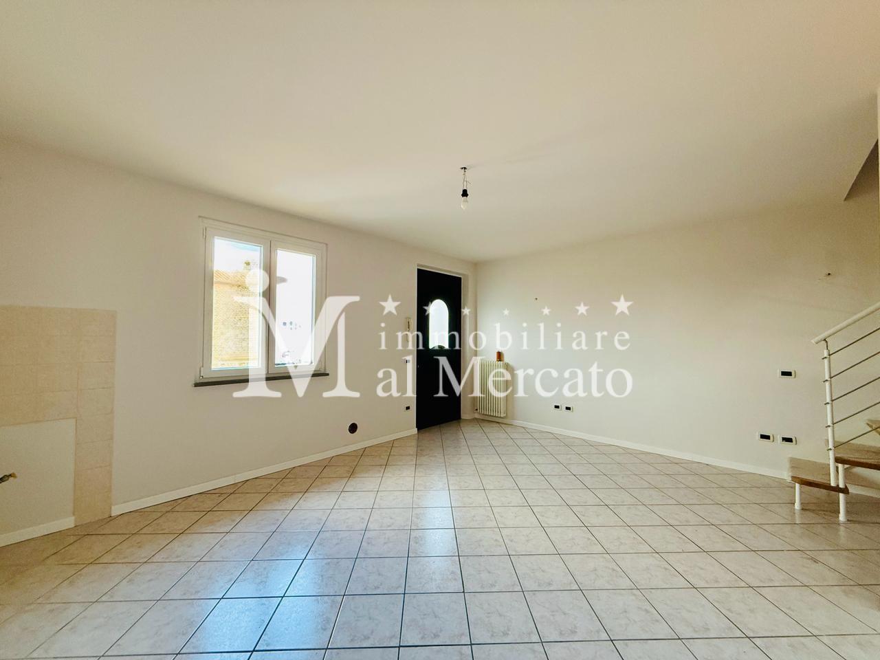 Quadrilocale ristrutturato, Porcari centro