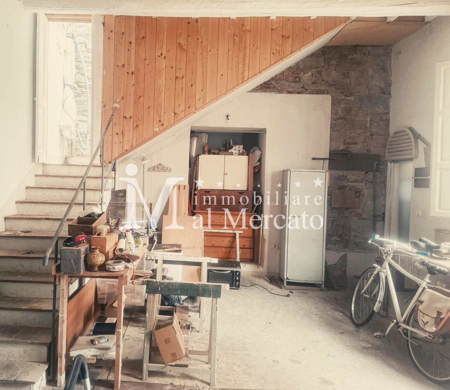 Box/Garage 40mq con terrazzo, Lucca vicino mura