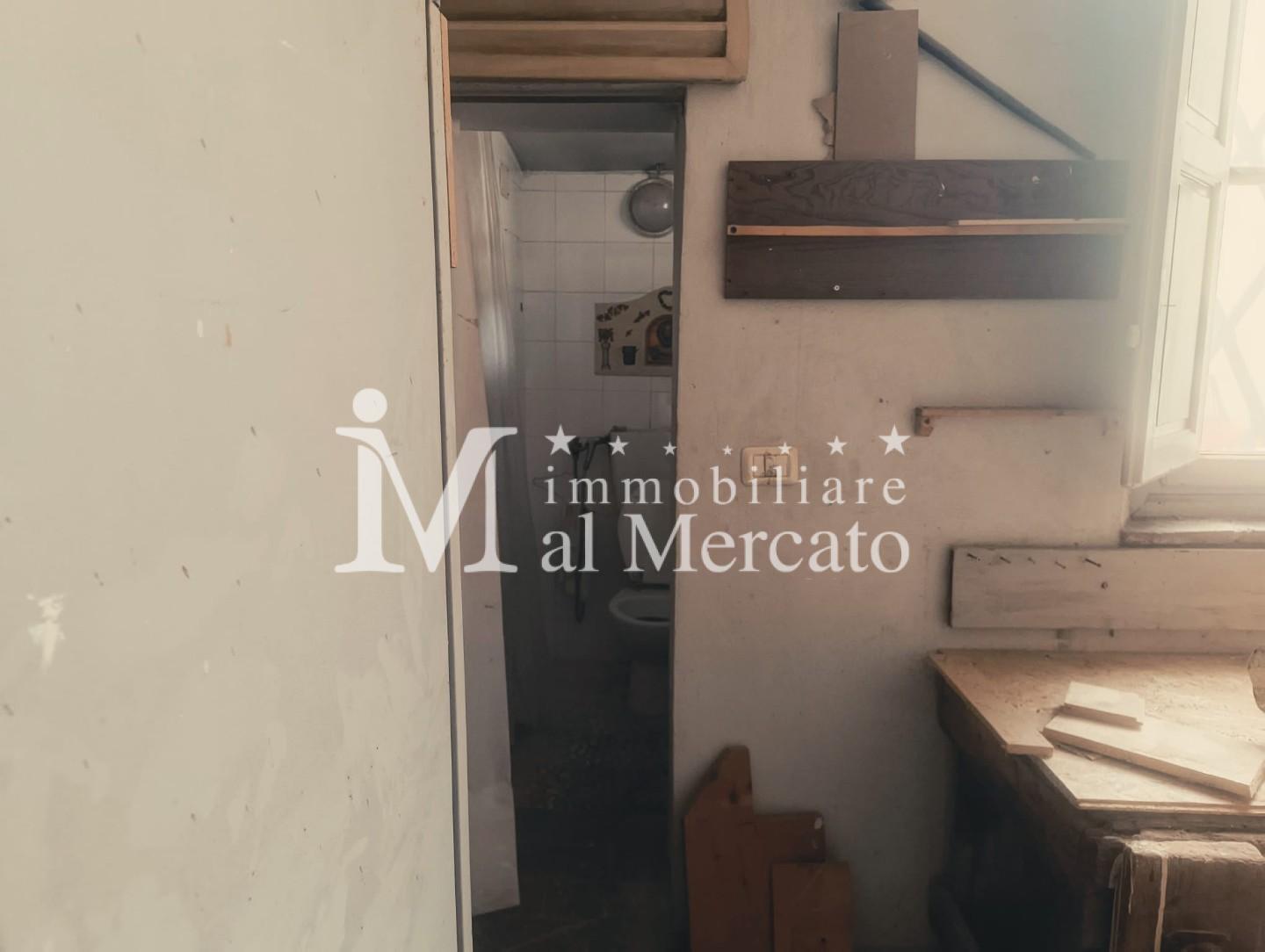 Box/Garage 40mq con terrazzo, Lucca vicino mura