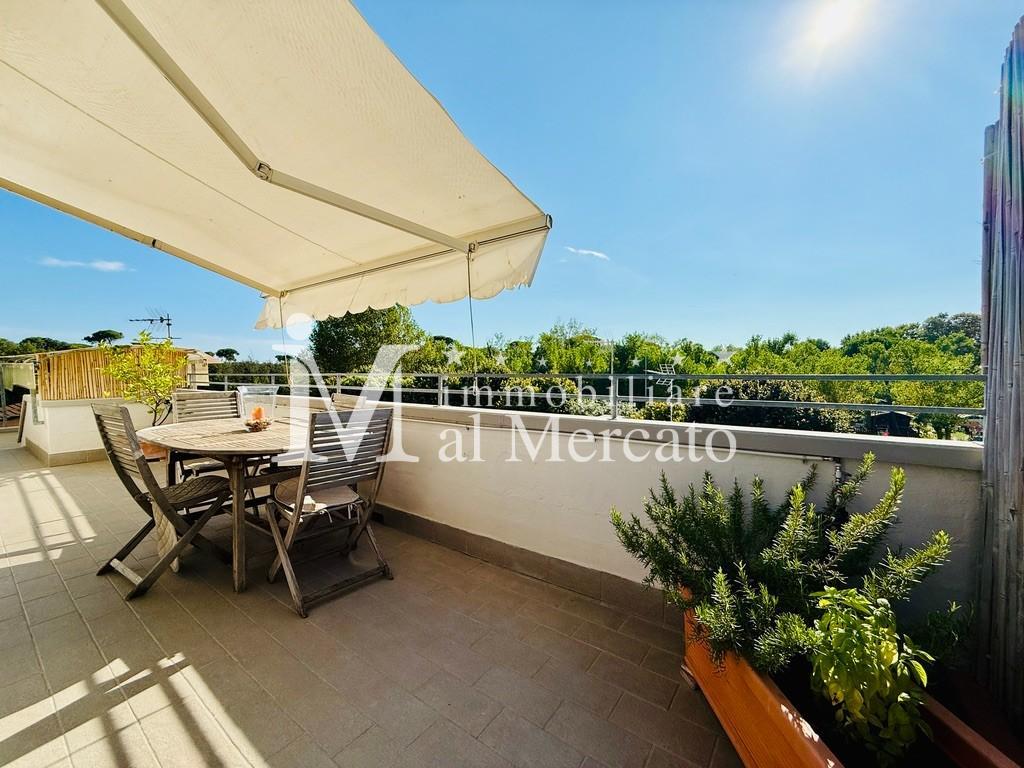 Bilocale con terrazzo, Viareggio torre del lago zona mare