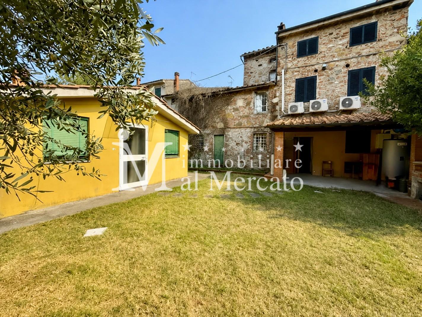 Casa indipendente con giardino, Lucca picciorana