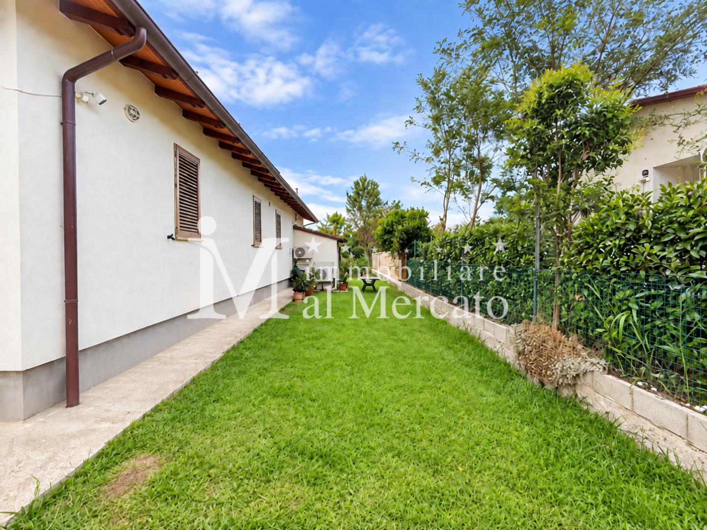 Casa indipendente con giardino, Massarosa quiesa