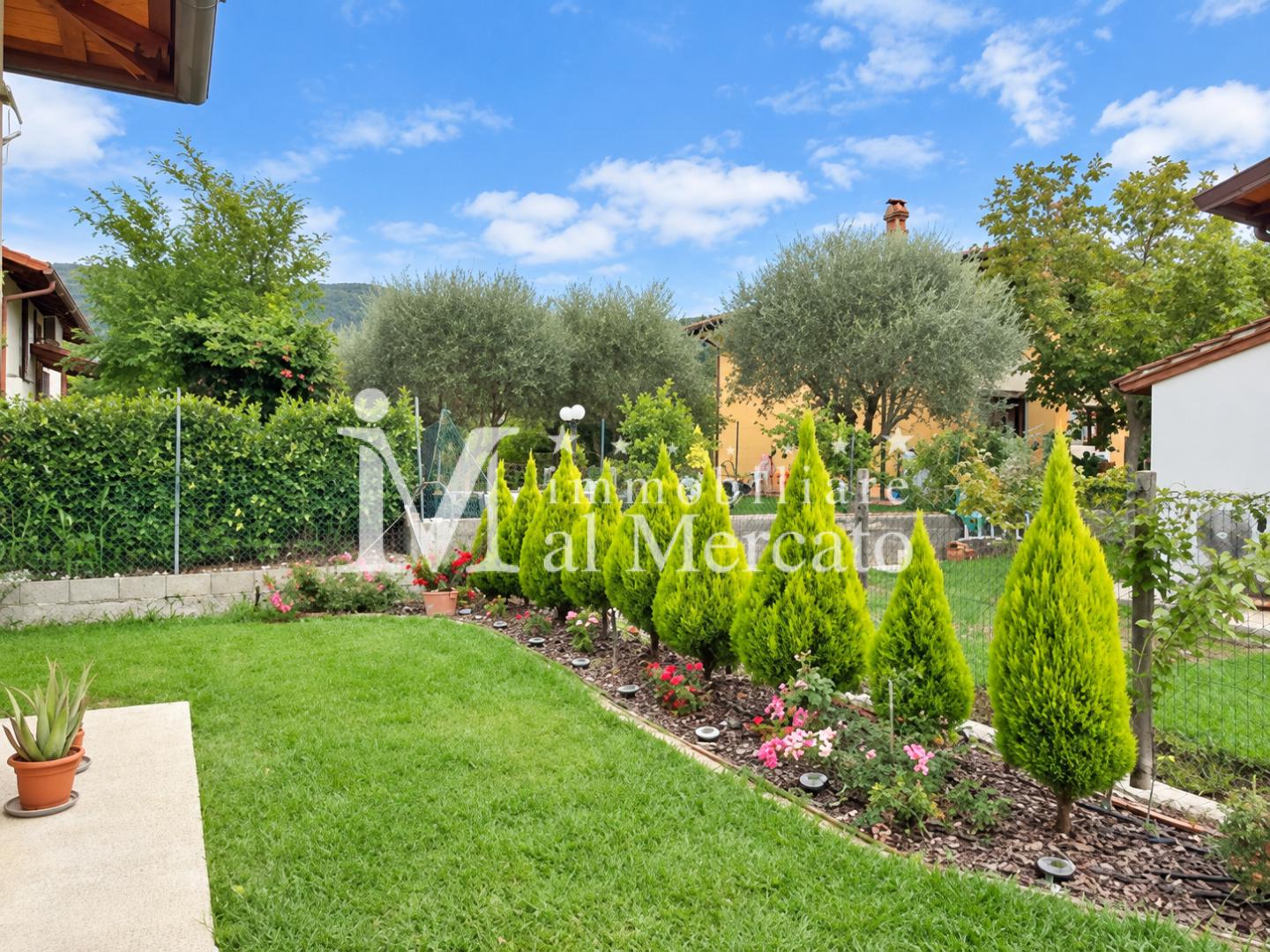 Casa indipendente con giardino, Massarosa quiesa