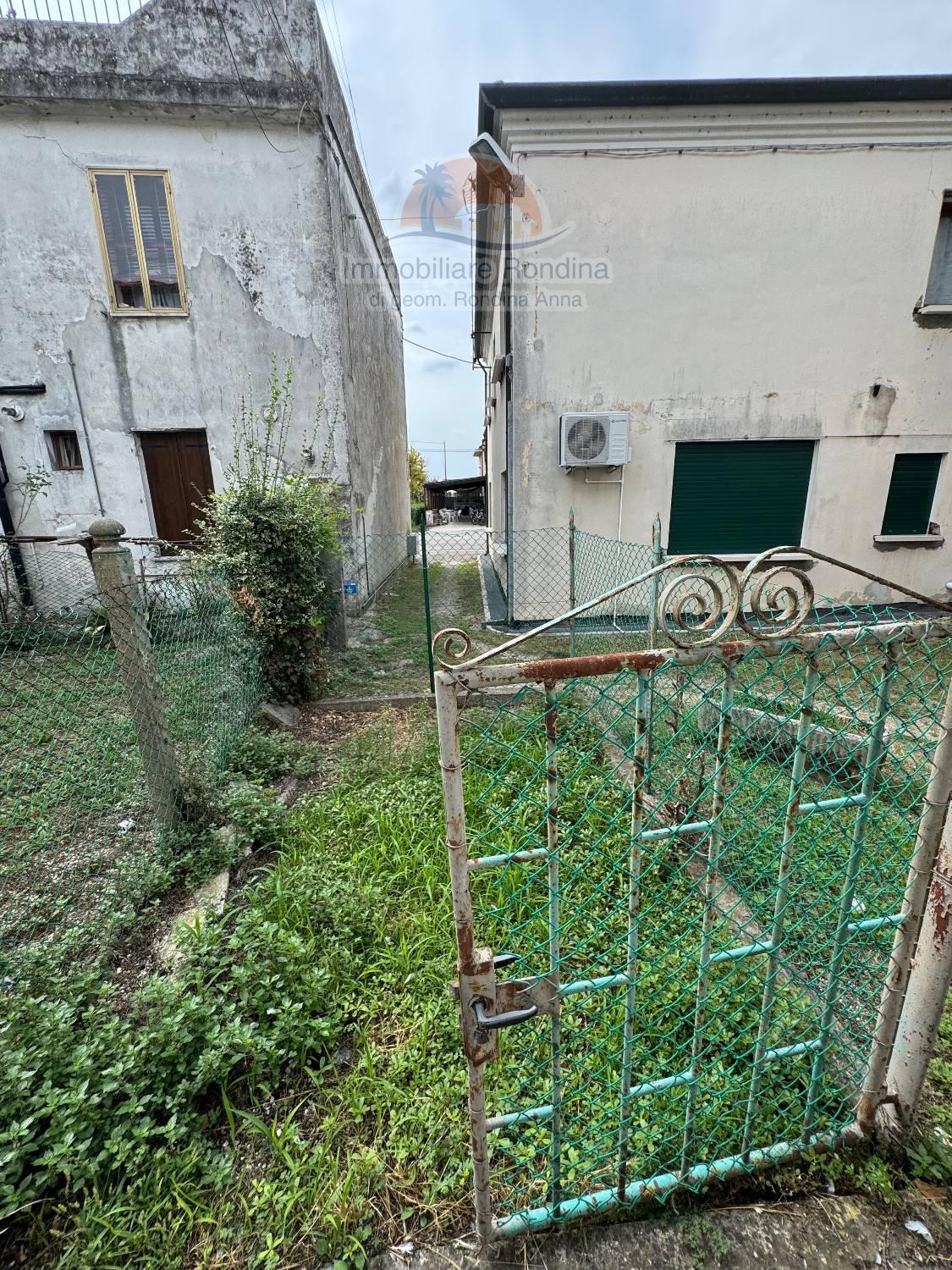 Casa indipendente con box a Guarda Veneta