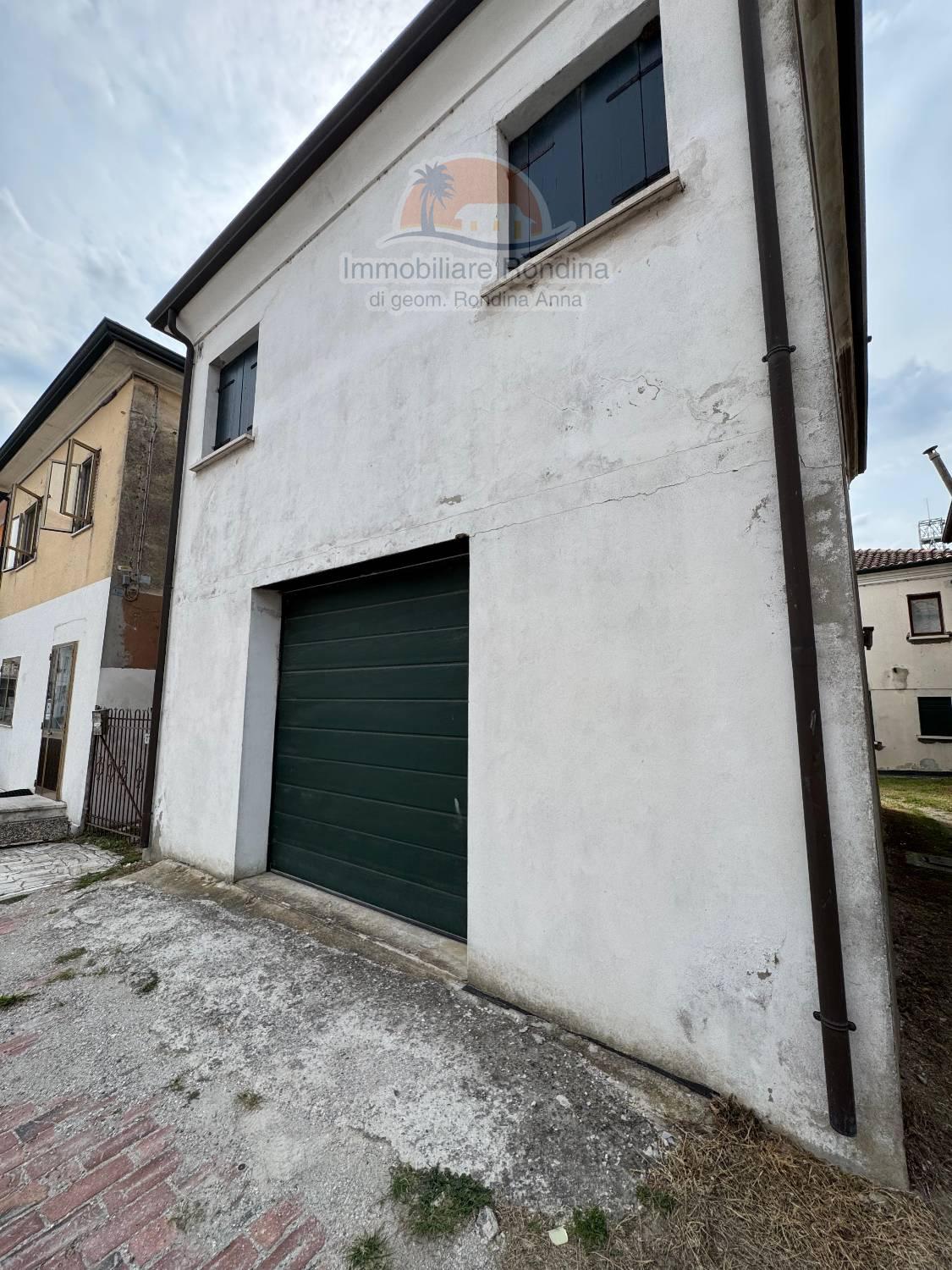 Casa indipendente con box a Guarda Veneta