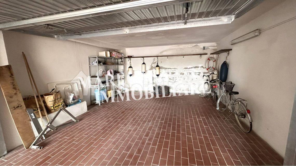 Box/Garage 25mq in vendita, Ameglia bocca di magra