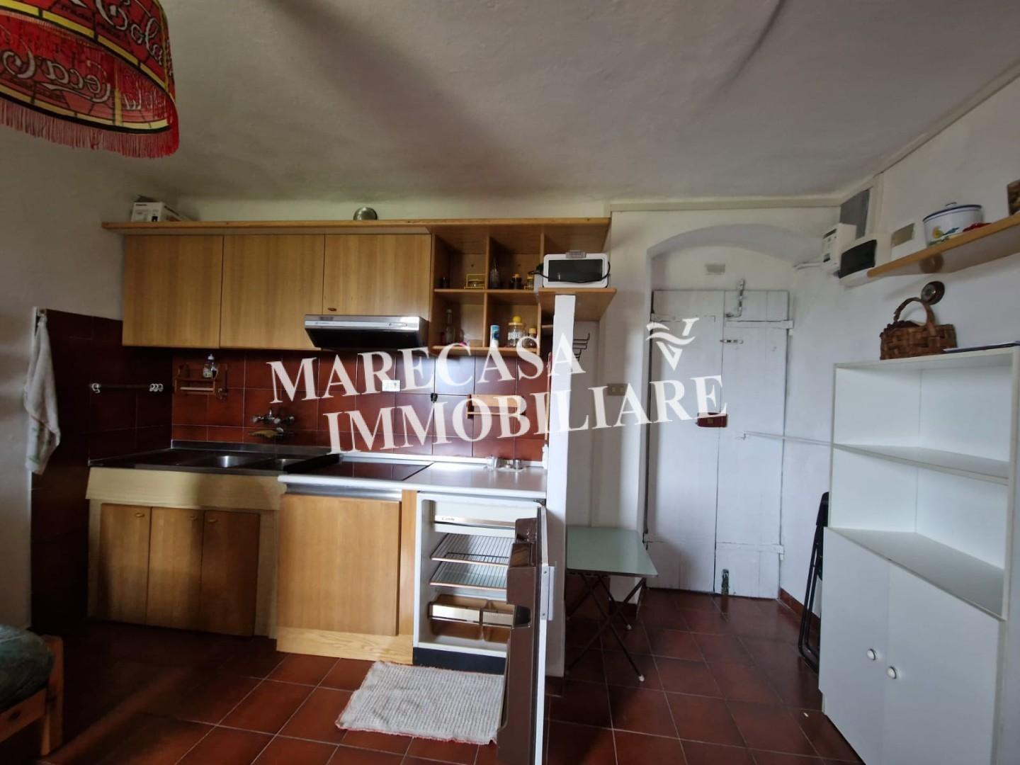 appartamento in vendita ad Ameglia in zona Montemarcello