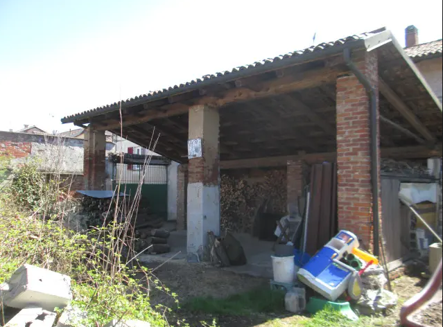 Casa indipendente da ristrutturare a Cambiano