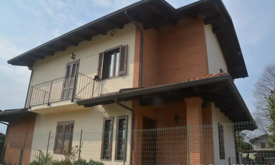 Villa in vendita a Pavone Canavese
