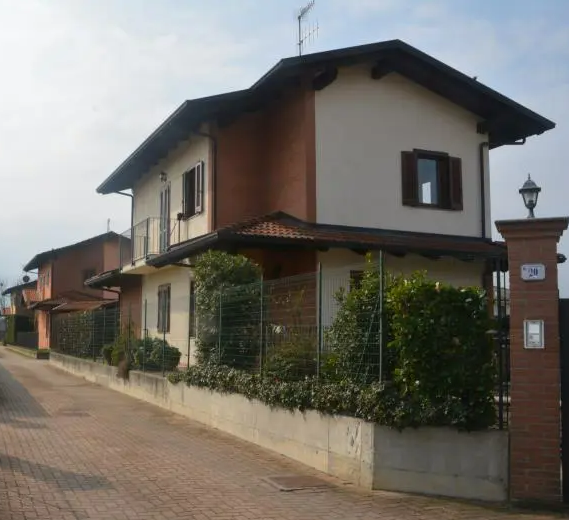 Villa in vendita a Pavone Canavese