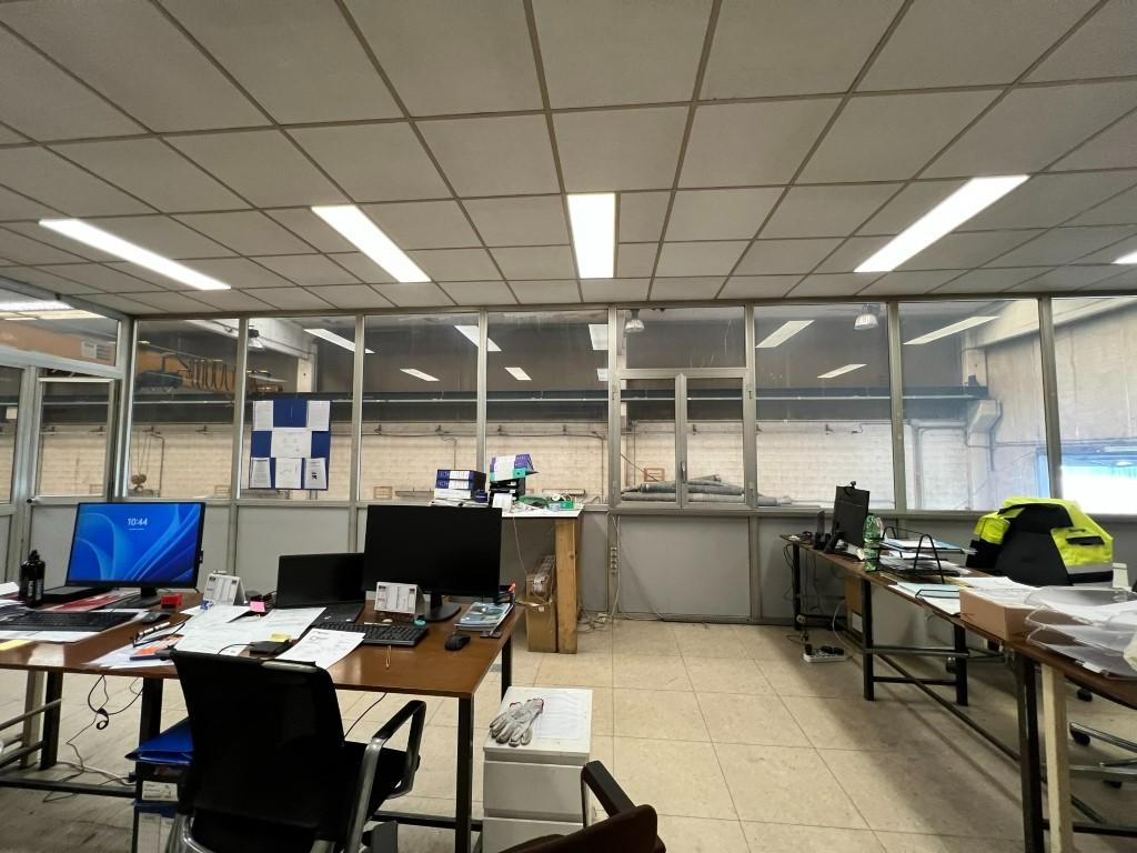 Capannone in vendita a La Loggia