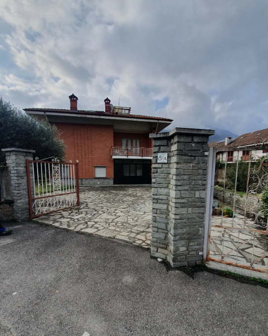 Quadrilocale da ristrutturare a Condove