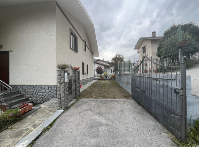 Casa indipendente in vendita a Pinasca