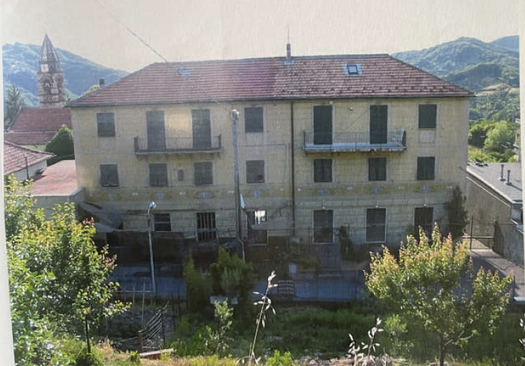 Stabile/Palazzo da ristrutturare a Sant'Olcese