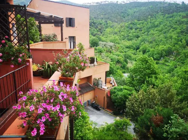 Quadrilocale in vendita a Celle Ligure